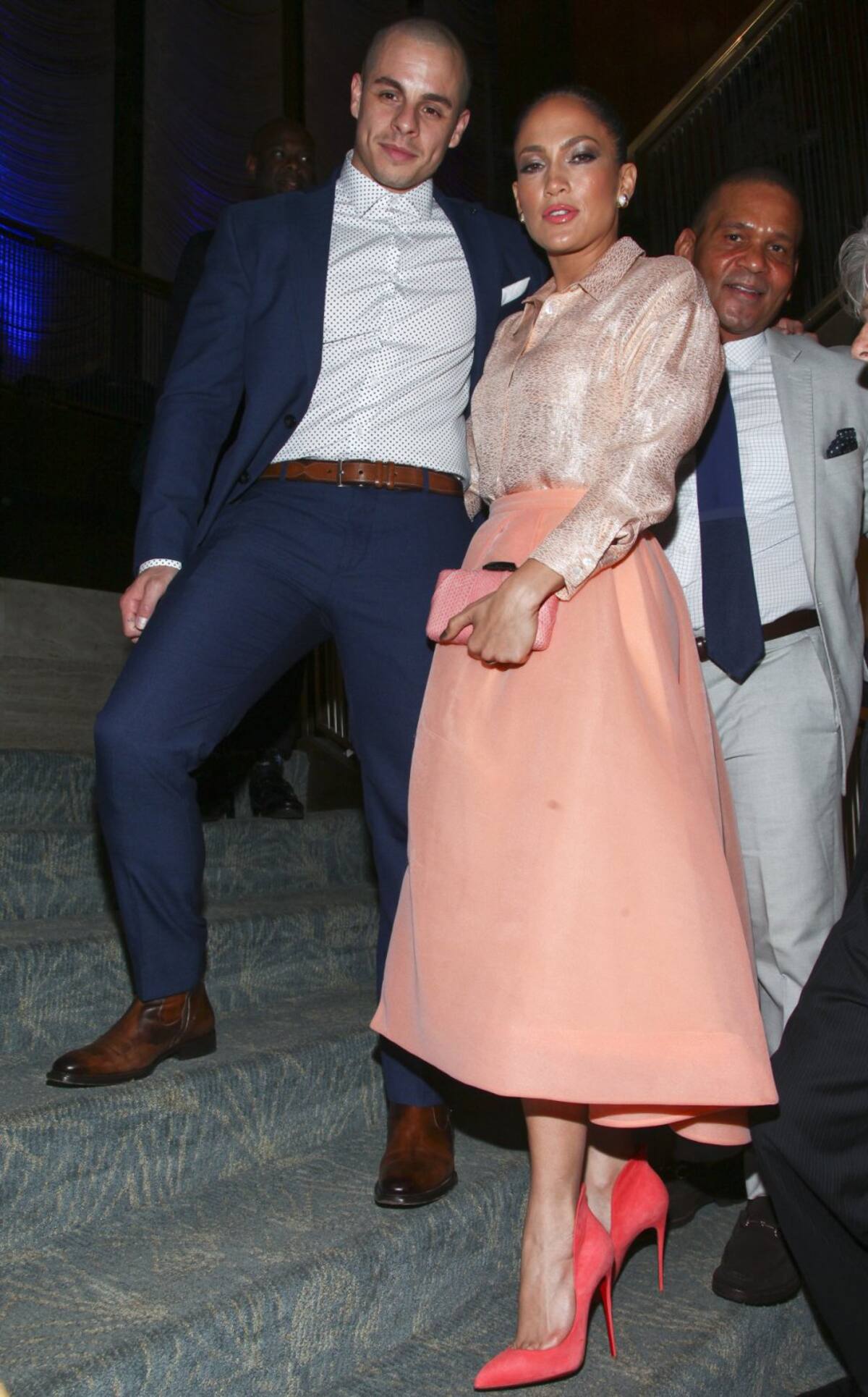 Jennifer López en una entrevista de la Revista W, dijo que no duda en los bailarines, haciendo referencia a su actual novio Casper Smart.