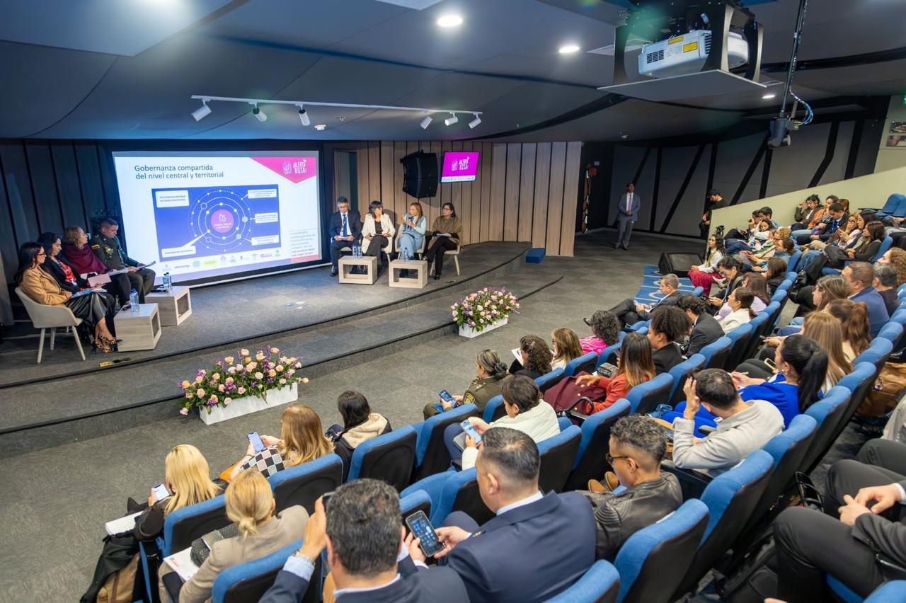 Lanzamiento Alerta Rosa. Foto Cortesía Defensoría del Pueblo