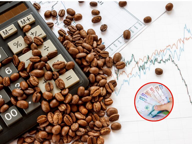 Granos de café con una calculadora y gráficas de datos, al lado varios billetes colombianos (Fotos vía Getty Images)
