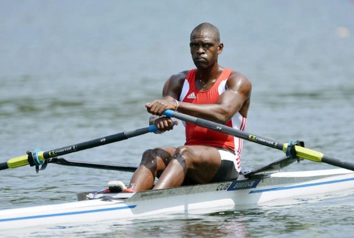 El cubano Ángel Fournier Rodríguez participa en la prueba de scull masculino de la Copa del Mundo de Remo disputada en el lago Rotsee en Lucerna (Suiza). EFE/Urs Flueeler