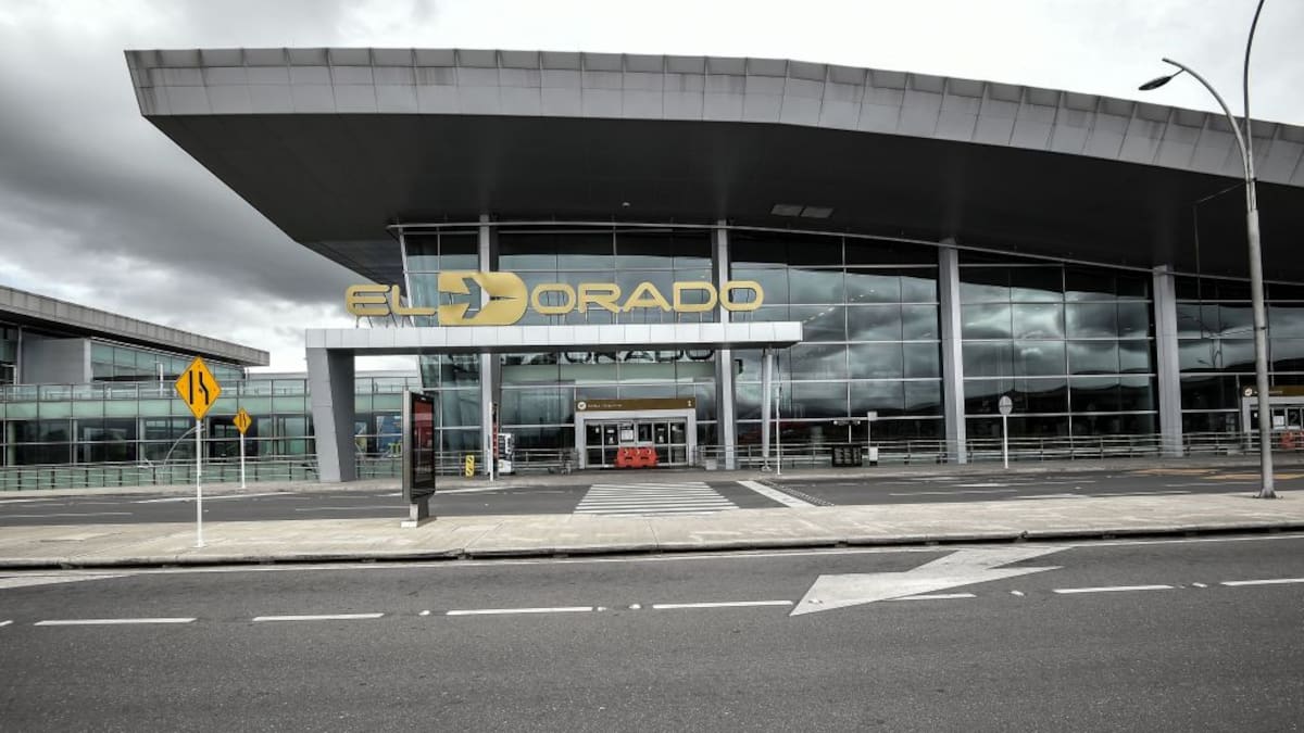 Exdirector de Aerocivil advierte que modificar slots en aeropuerto podría desatar lluvia de demandas