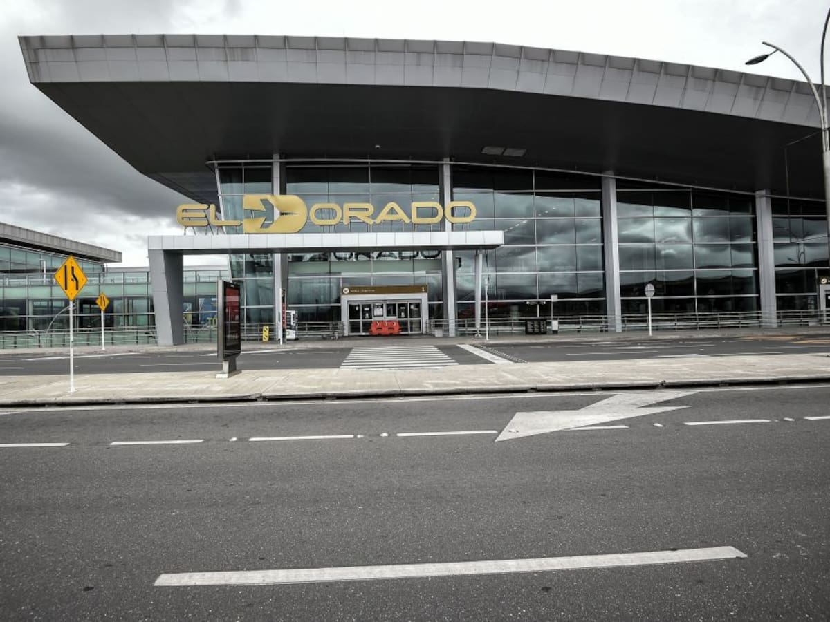 ¿Seguridad aérea de El Dorado estuvo en riesgo por incidente en el manejo de sus comunicaciones?