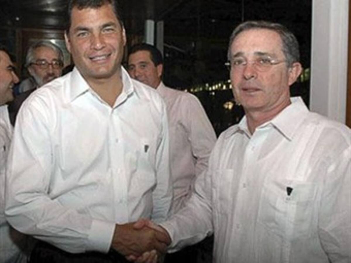 Ecuador analiza posibilidad de encuentro entre Correa y Uribe