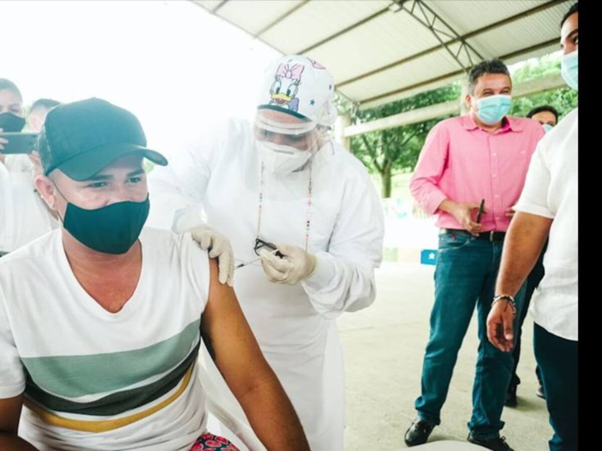 En Ovejas, Sucre comenzó la vacunación para mayores de 18 años