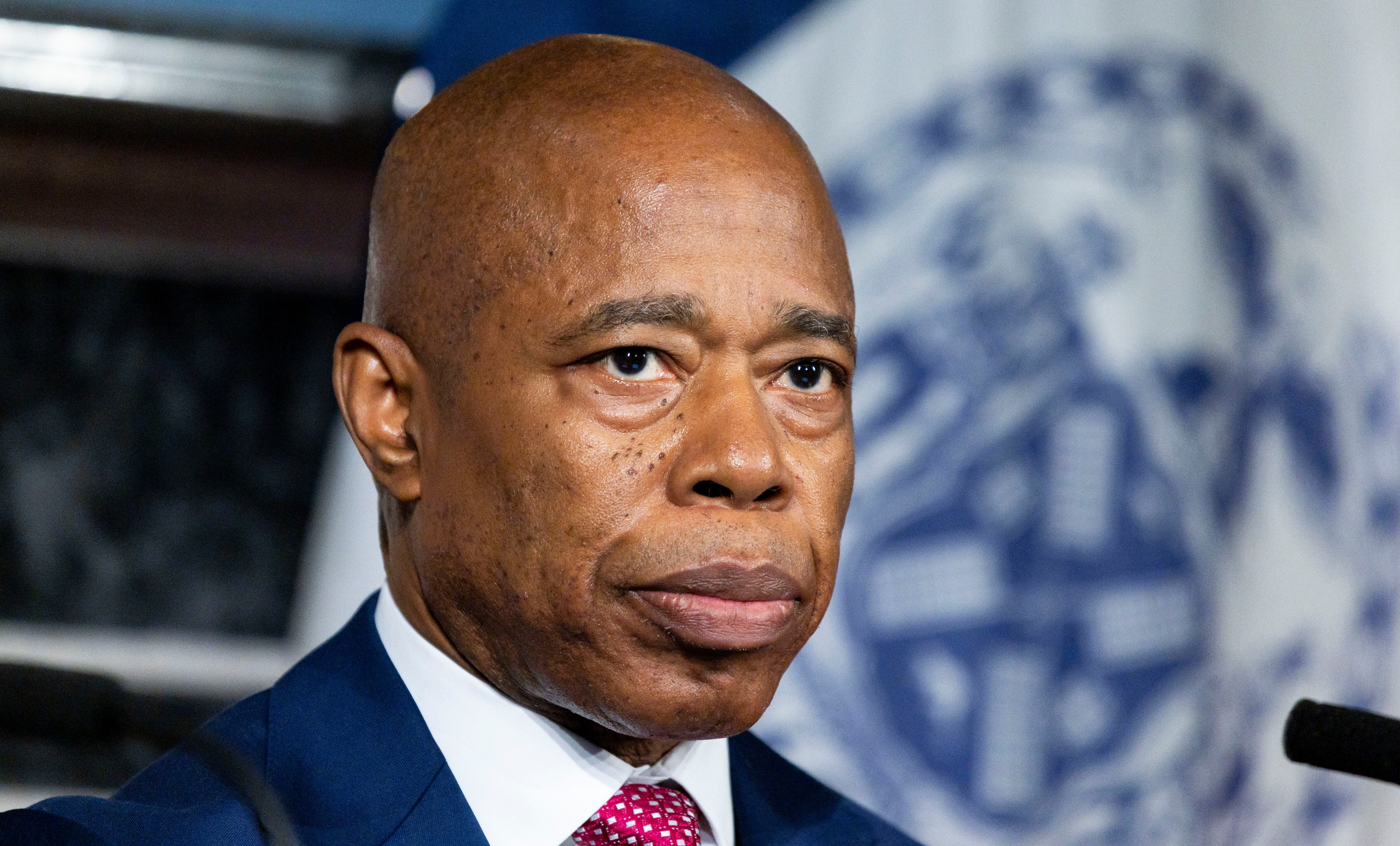 New York (United States), 14/11/2023.- New York City Mayor Eric Adams speaks during a weekly press conference at City Hall in New York, New York, USA, 14 November 2023. Federal law enforcement agencies are in the midst of public corruption investigation which lead to the recent seizure of Mayor Adams'Äô electronic devices last week; there have been no charges filed at this time against Adams or any of his staff. (Nueva York) EFE/EPA/JUSTIN LANE