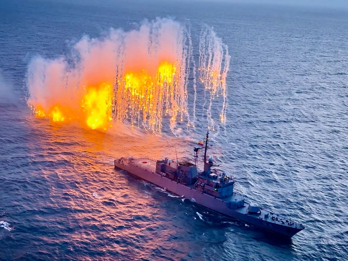 Armada de Colombia realiza ejercicios militares en el Mar Caribe
