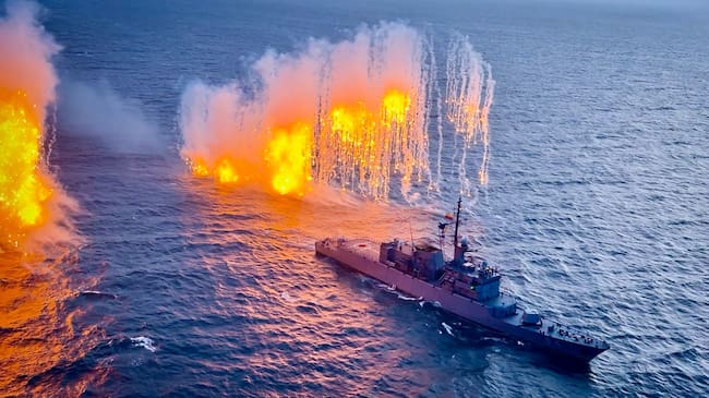 Armada de Colombia realiza ejercicios militares en el Mar Caribe
