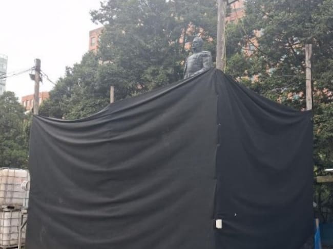 Estatua del general Anzoátegui en Bogotá está cubierta por las obras. Foto: Suministrada IDPC.