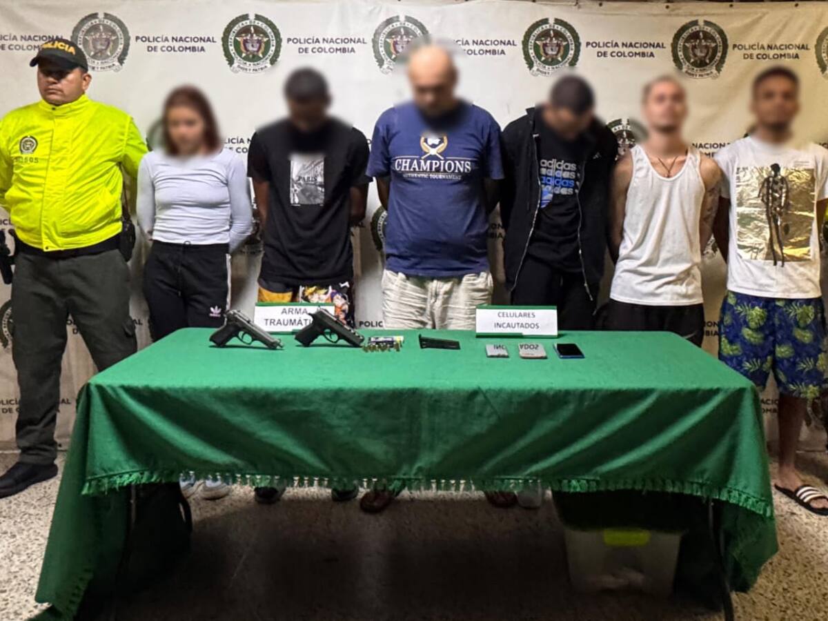 Desmantelan banda de fleteros que atracaba a las afueras de los bancos en Itagüí