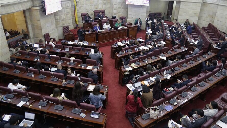 El proyecto extendería dos años el gobierno de alcaldes y gobernadores para que coincida con el periodo presidencial. Foto: Colprensa