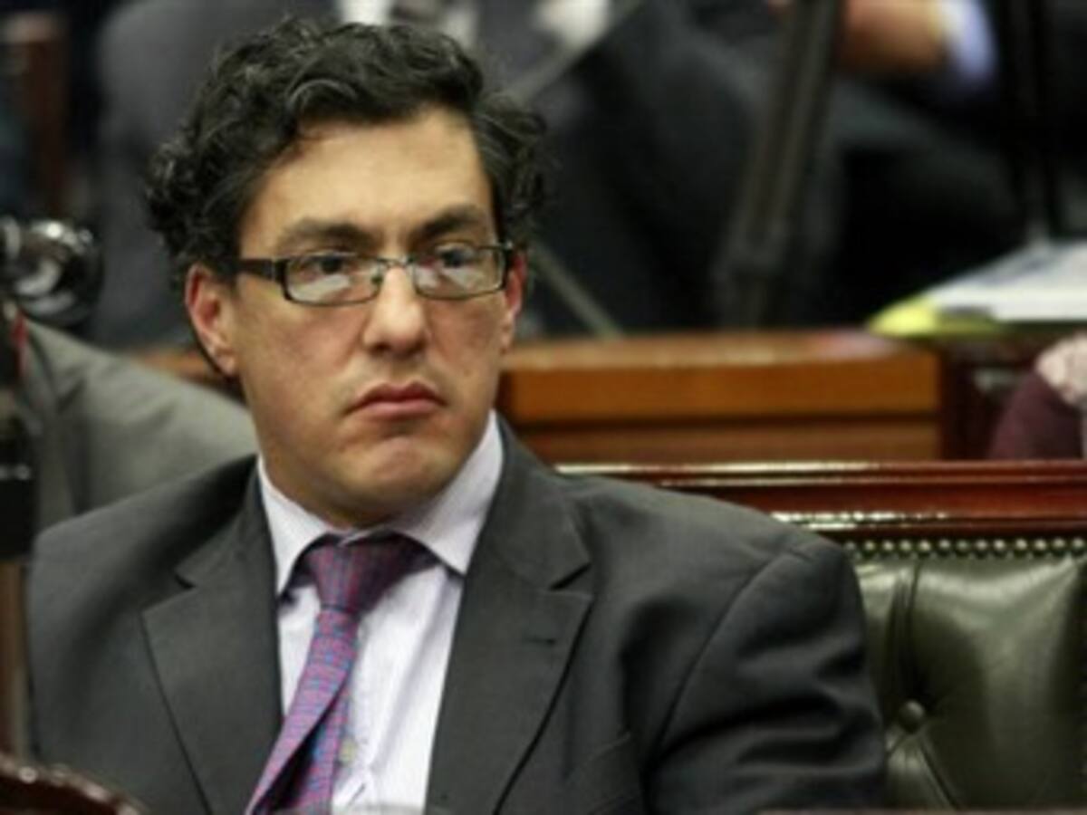 Refuerzan esquema de seguridad de director de la DIAN por amenazas