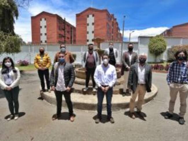 El Gobernador, Ramiro Barragán, el rector de la UPTC, Óscar Ramírez y representantes de los estudiantes al Consejo Superior y Consejo Académico