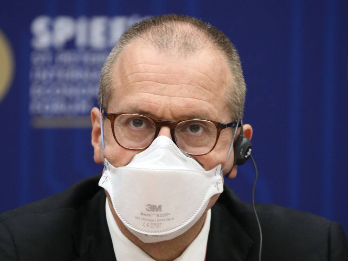 OMS se declara preocupada por aumento de contagios de COVID-19