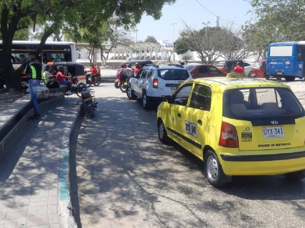 Trancones en Soledad: El dolor de cabeza de conductores y transeúntes