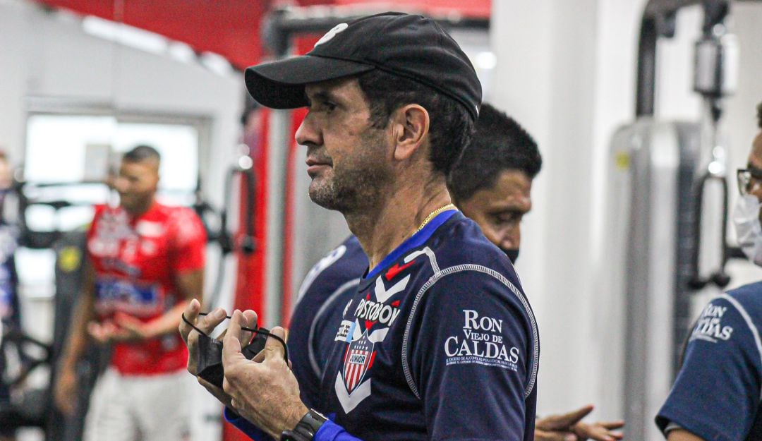 Arturo Reyes, nuevo técnico del Junior, en sus primeros día con el plantel / @JuniorClubSA