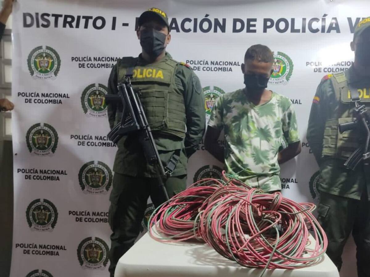 Capturaron a dos hombres cuando intentaban robar cables en Bolívar