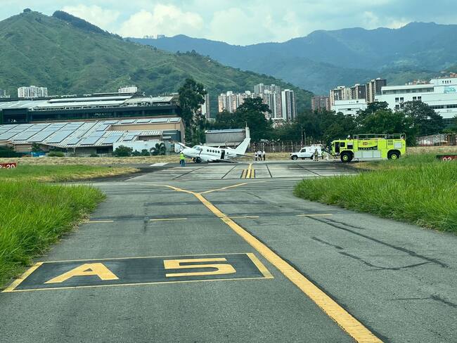 Aterrizaje de emergencia en el aeropuerto Olaya Herrera en Medellín. Foto: X @FicoGutierrez