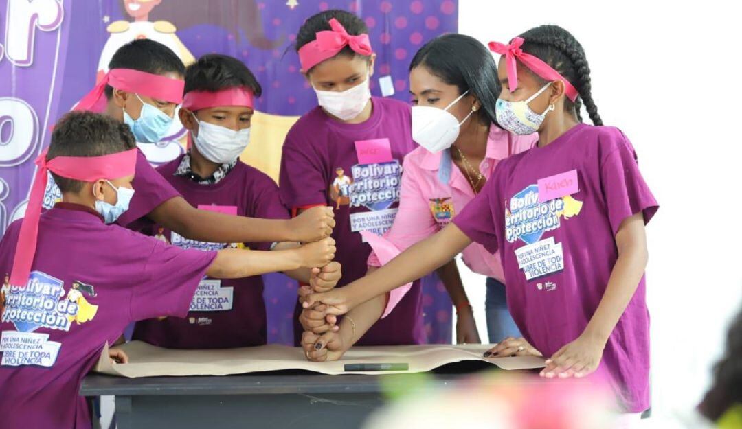 El equipo de la Secretaría de la Mujer y Equidad de Género socializó los alcances y beneficios del programa 'Bolívar Territorio de Protección'.
