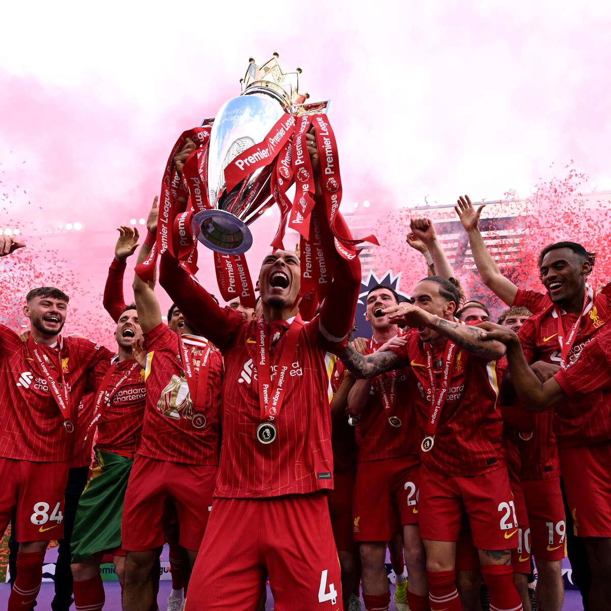 ¡Regresa la Premier League! ¿Cuándo se juega la primera fecha y qué colombianos estarán?