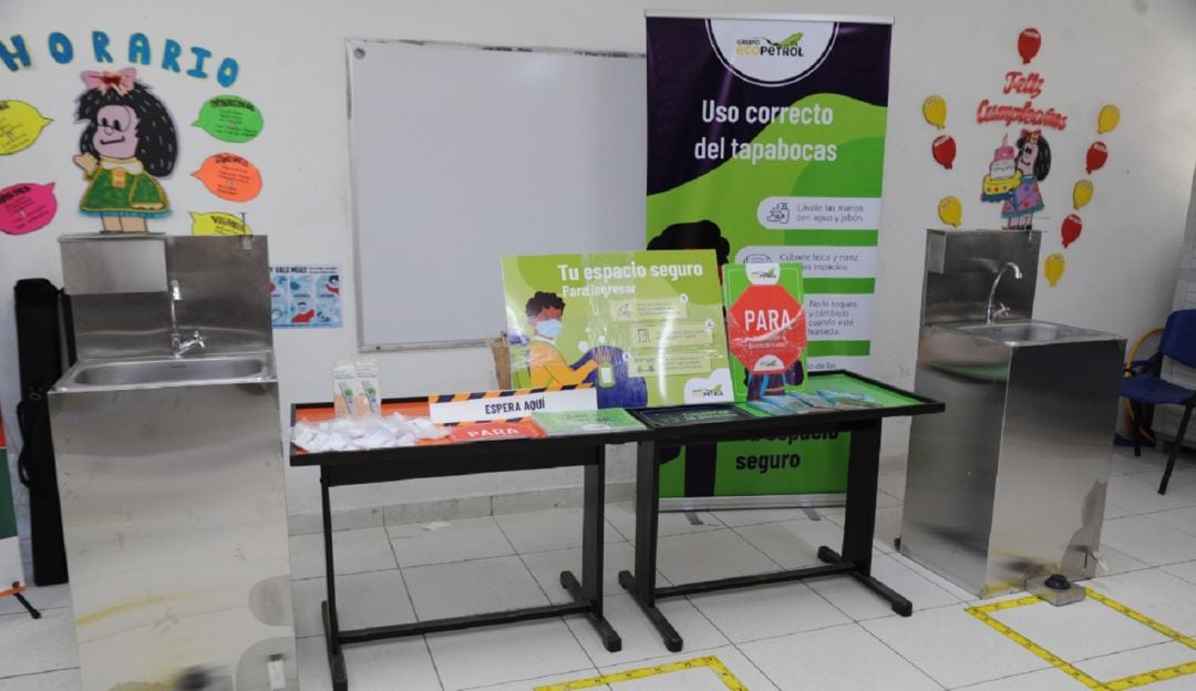 En total se benefician 17 mil estudiantes de las instituciones educativas de Ararca, Tierrabomba, Barú, Santa Ana, Pasacaballos, entre otras