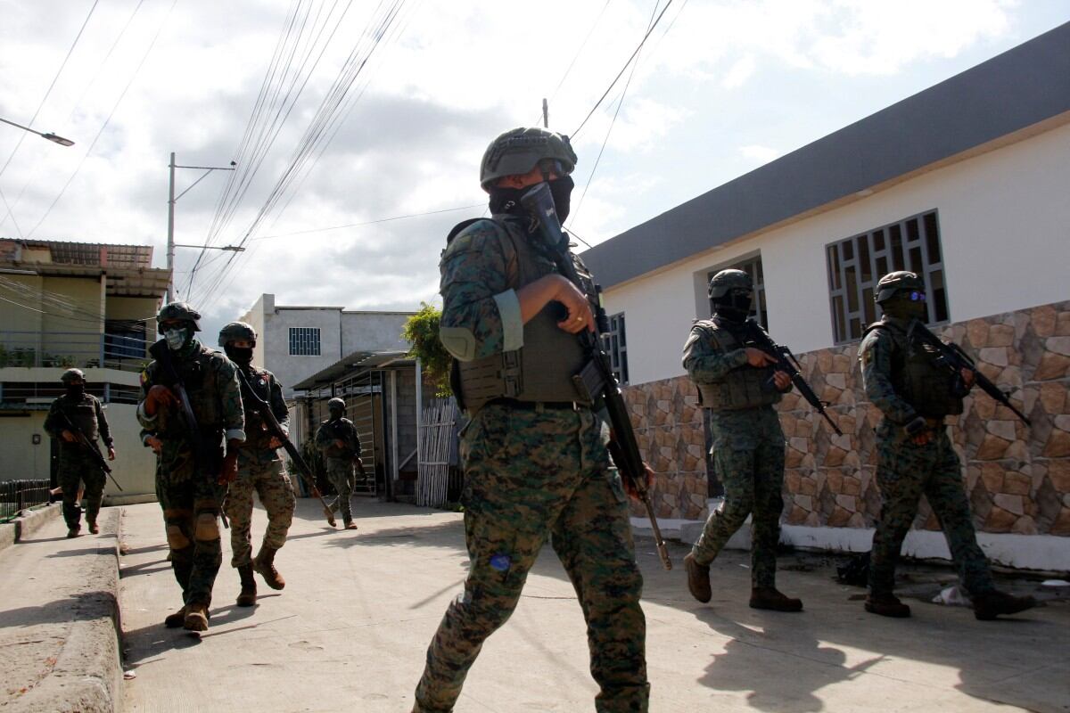 Ecuador anuncia toque de queda en cuatro provincias por la inseguridad. Crédito: Gerardo MENOSCAL / AFP