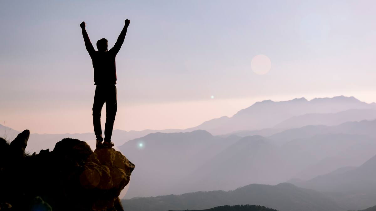 ‘El Hábito Hace Al Monje’, una guía para transformar la vida de una manera positiva