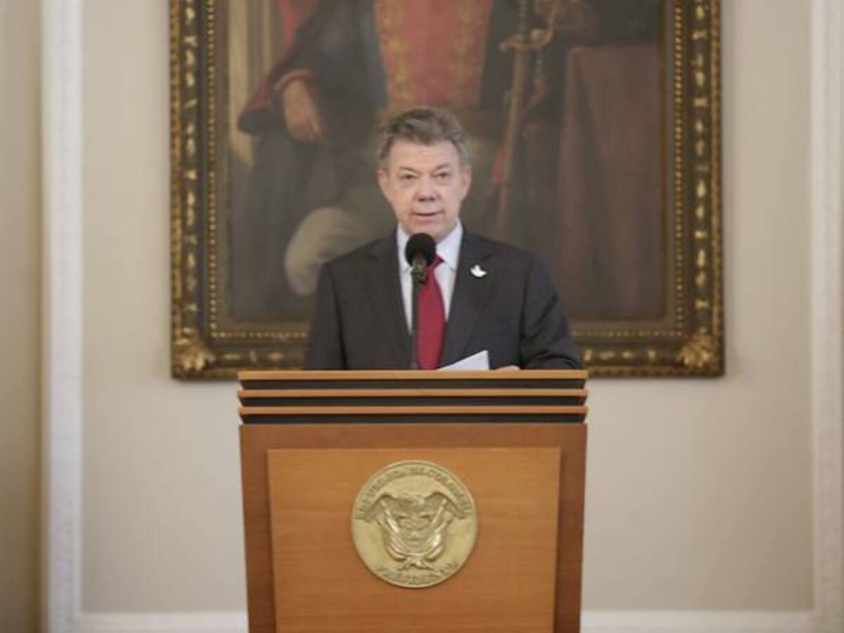 Presidente Santos es denunciado en la Comisión de Acusación