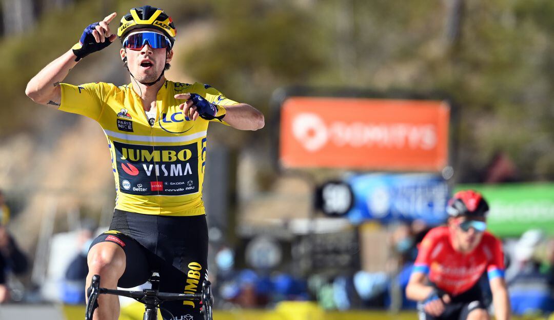 Primoz Roglic festeja su victoria este sábado en territorio francés.