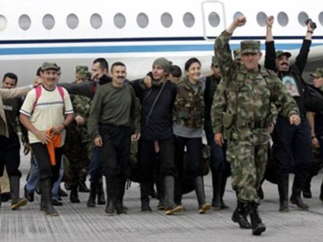 Militares y policías reviven momentos de expectativa y felicidad por la operación Jaque