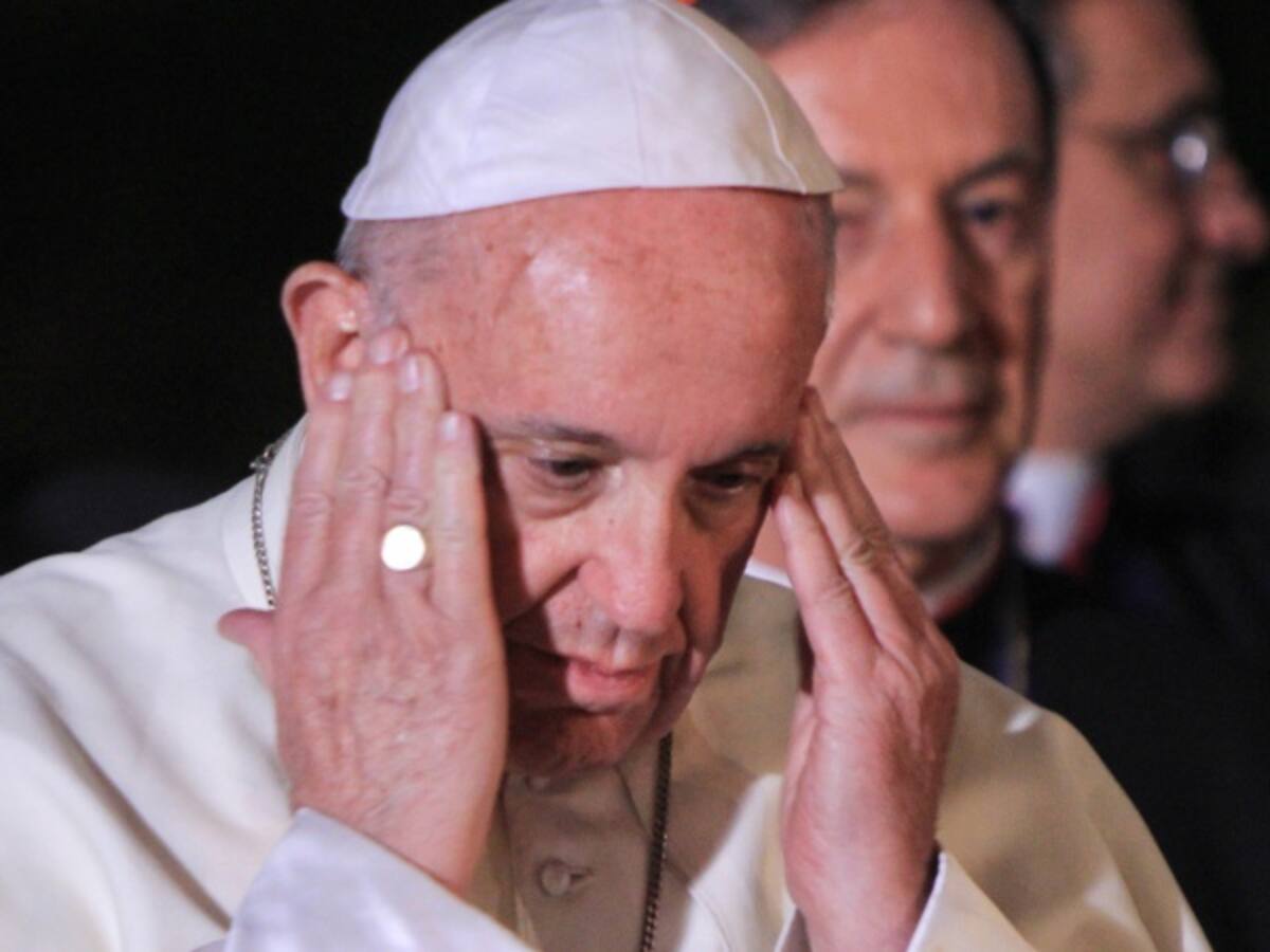 Papa pide rezar rosario "para proteger a Iglesia de ataques diablo"