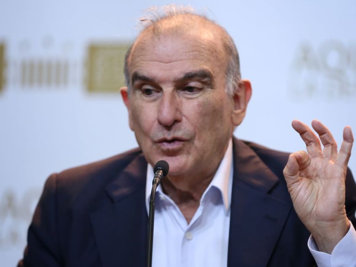 Me siento liberado: Humberto de la Calle tras su expulsión del partido