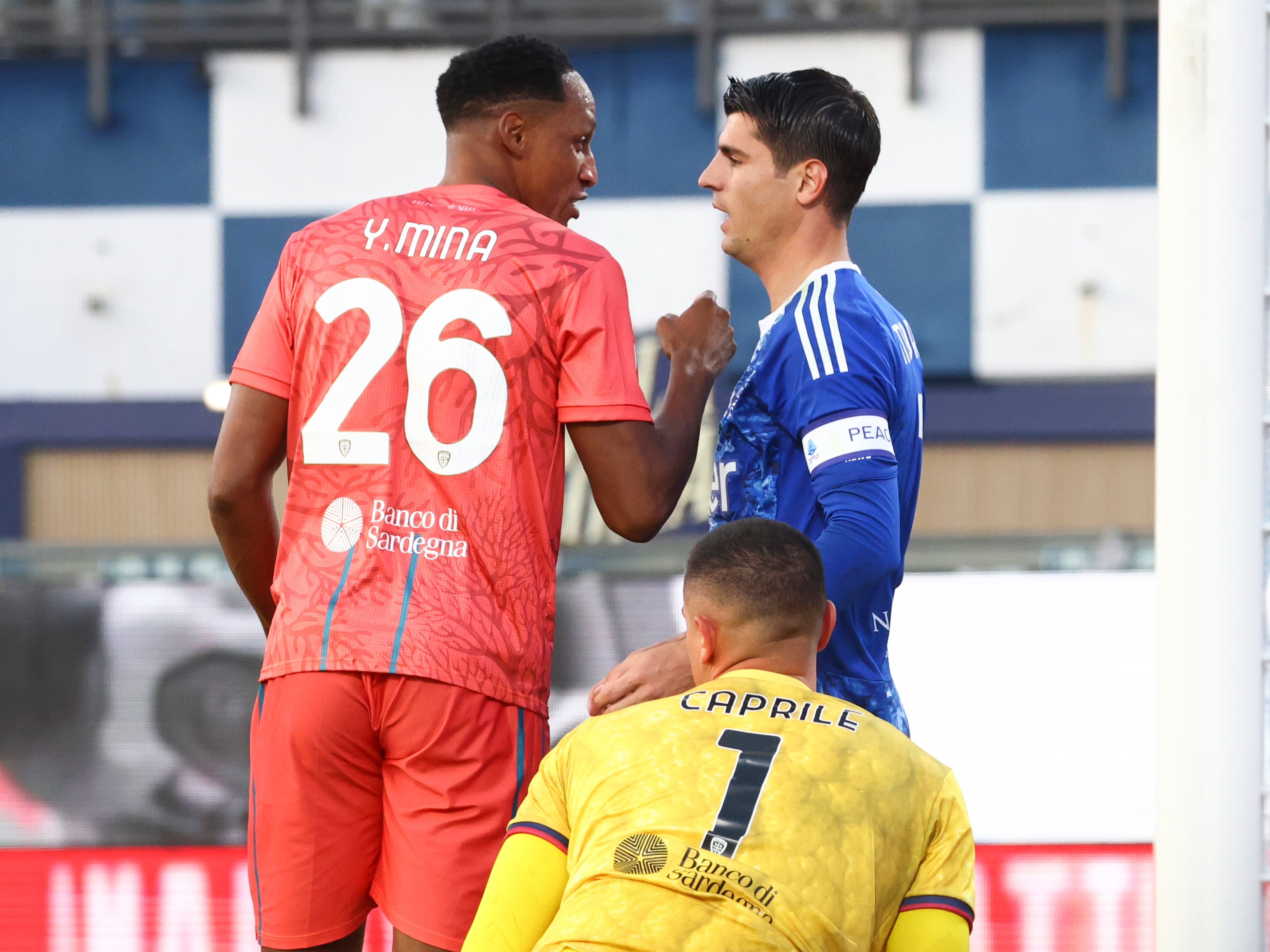 Yerry Mina y Alvaro Morata  / Getty Images.