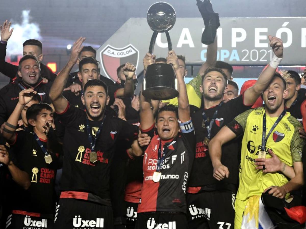 Cólon consigue su primer título profesional con dos colombianos en nómina
