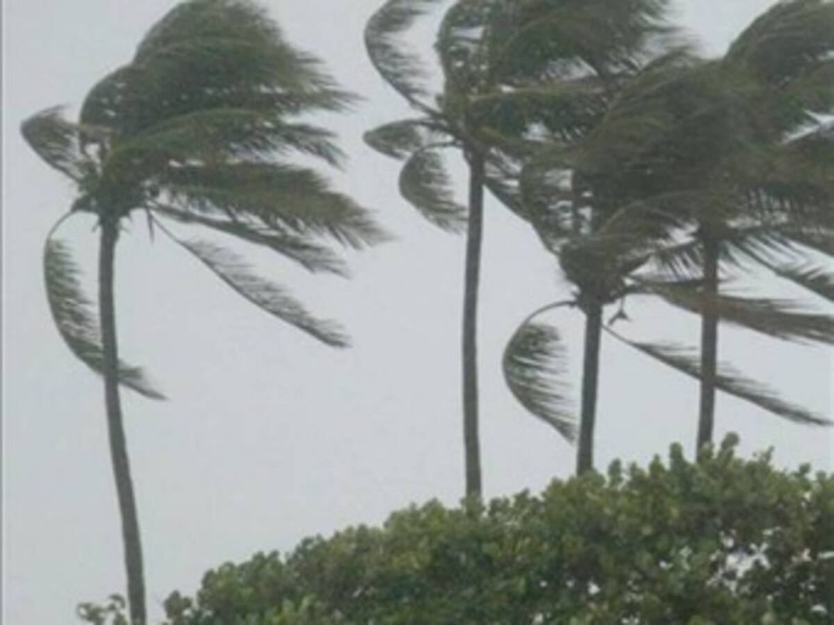 Alerta máxima por la llegada del ciclón 'Yasi' a Australia