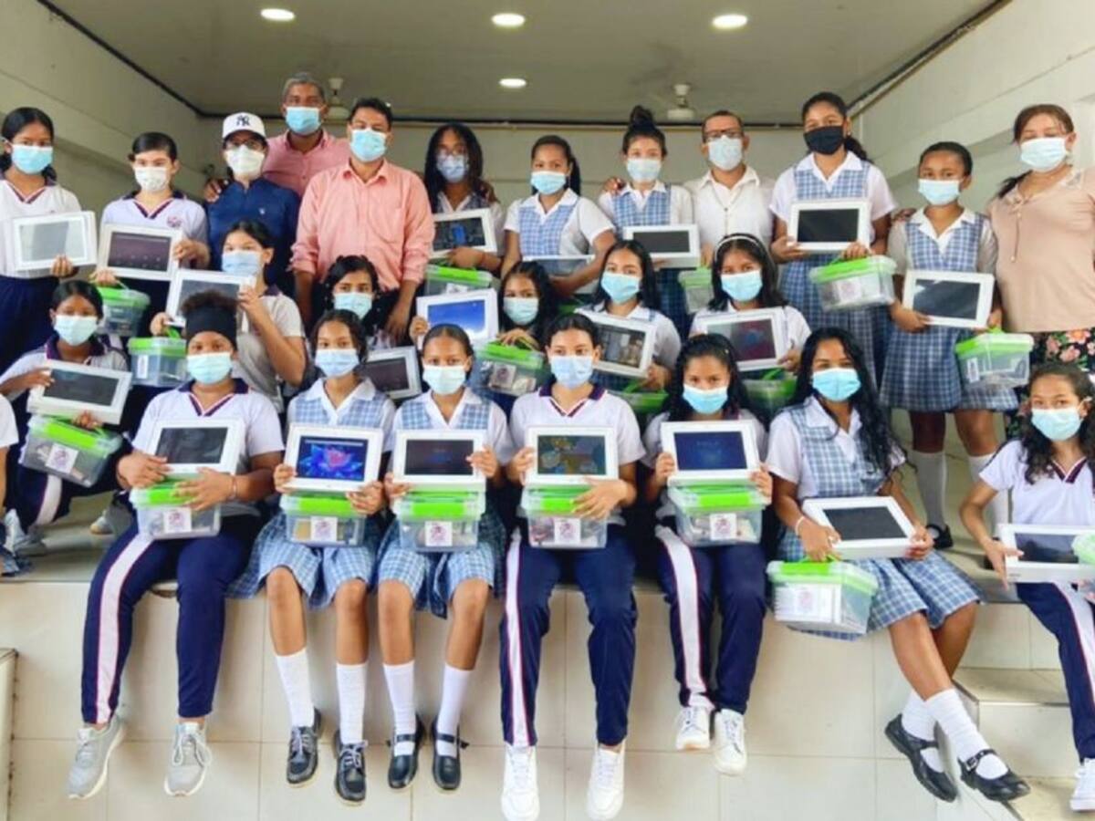 MinTIC entregó kits con herramientas tecnológicas en San Martín de Loba