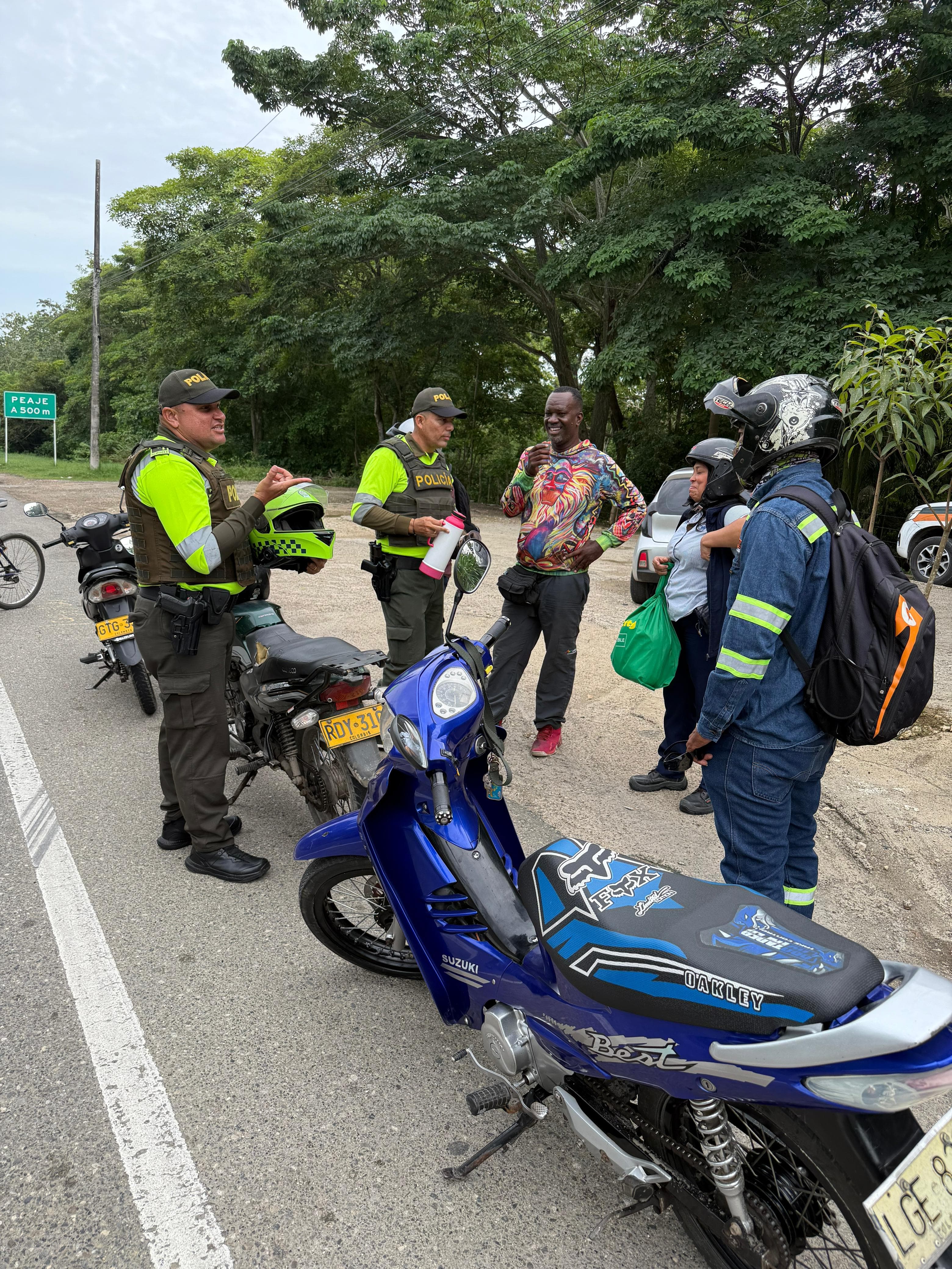 Seccional de Tránsito y Transporte lidera campaña "Un Café por la Seguridad Vial" en puesto de prevención de Turbaco