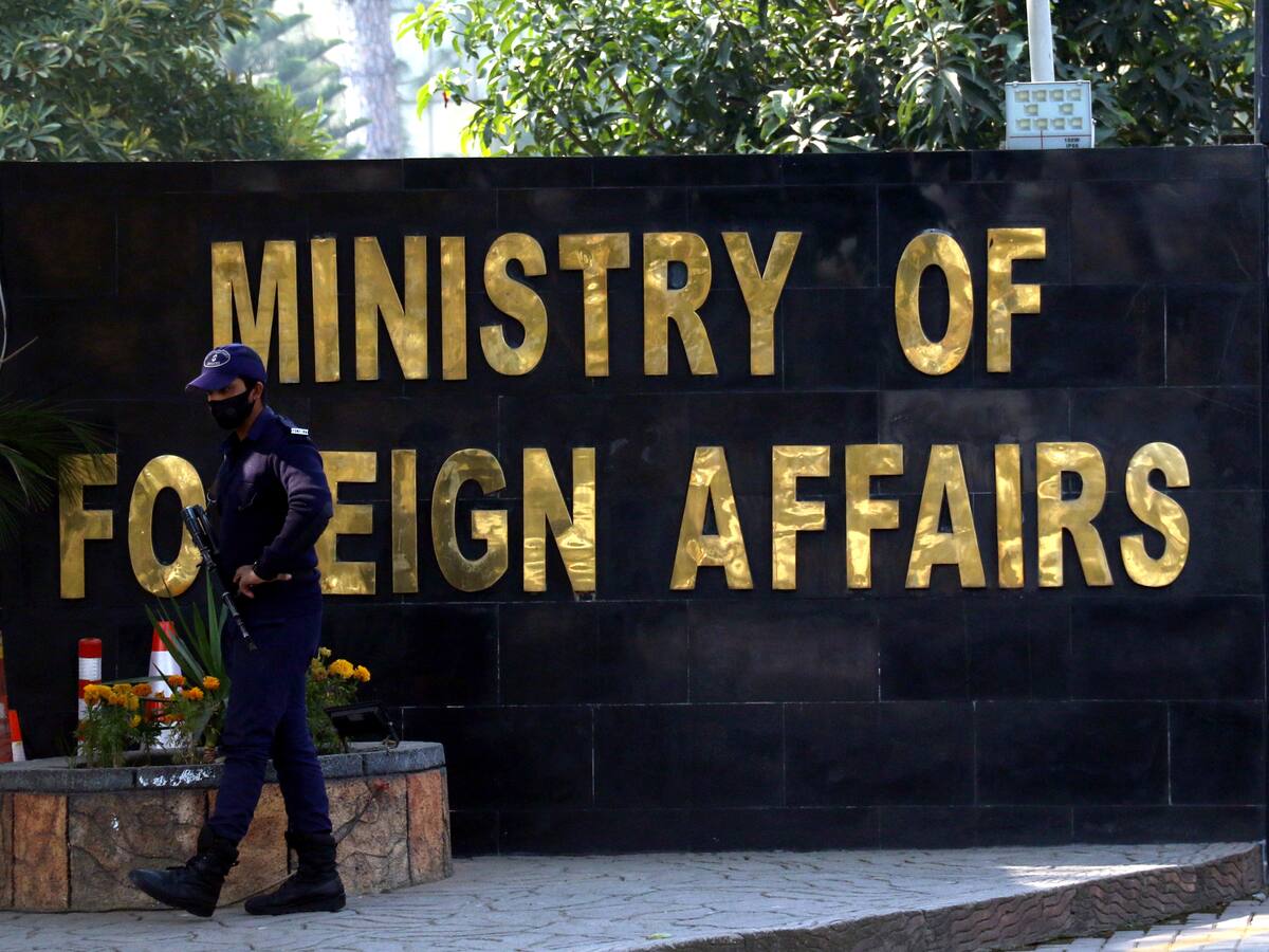 Irán y Pakistán retoman normalidad diplomática tras bombardeos mutuos