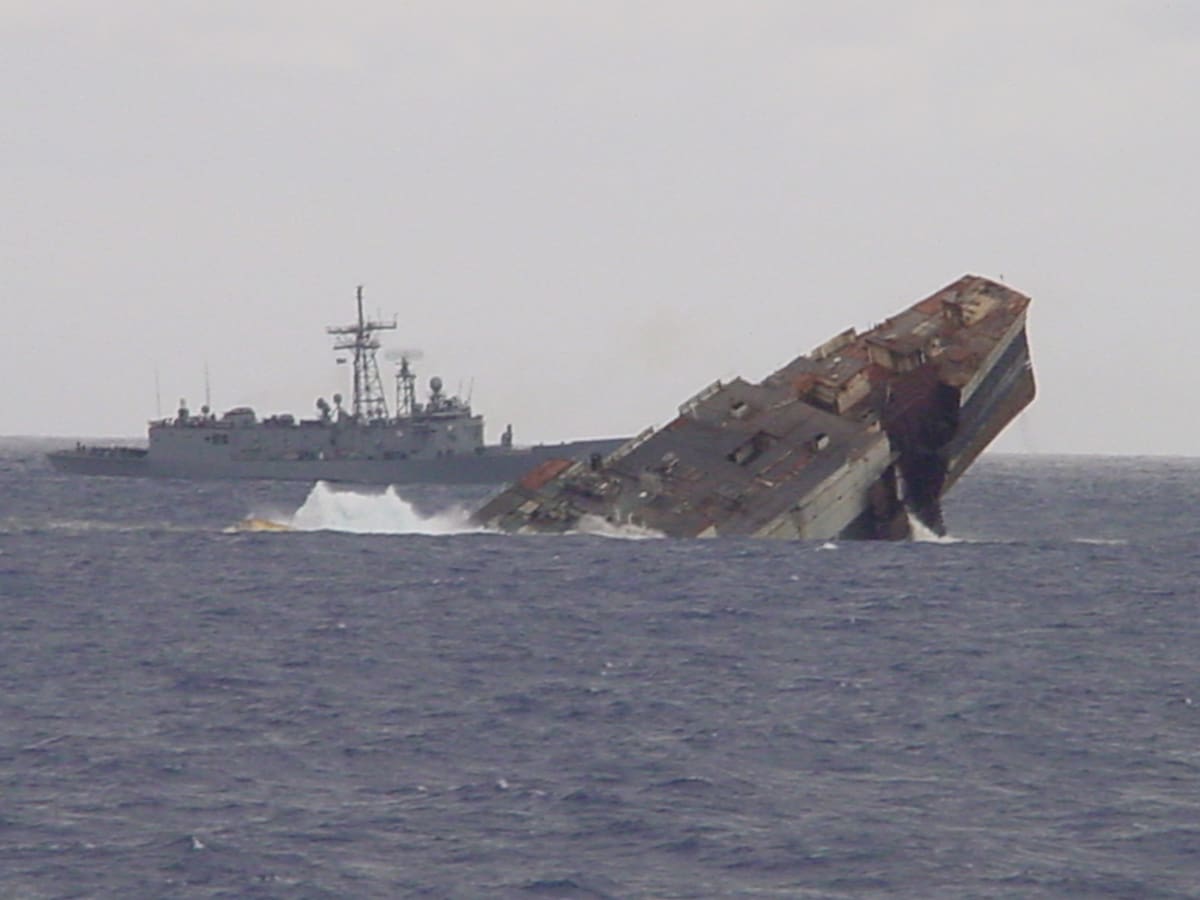 Submarino de EE.UU. hundió buque de guerra iraní en Océano Índico