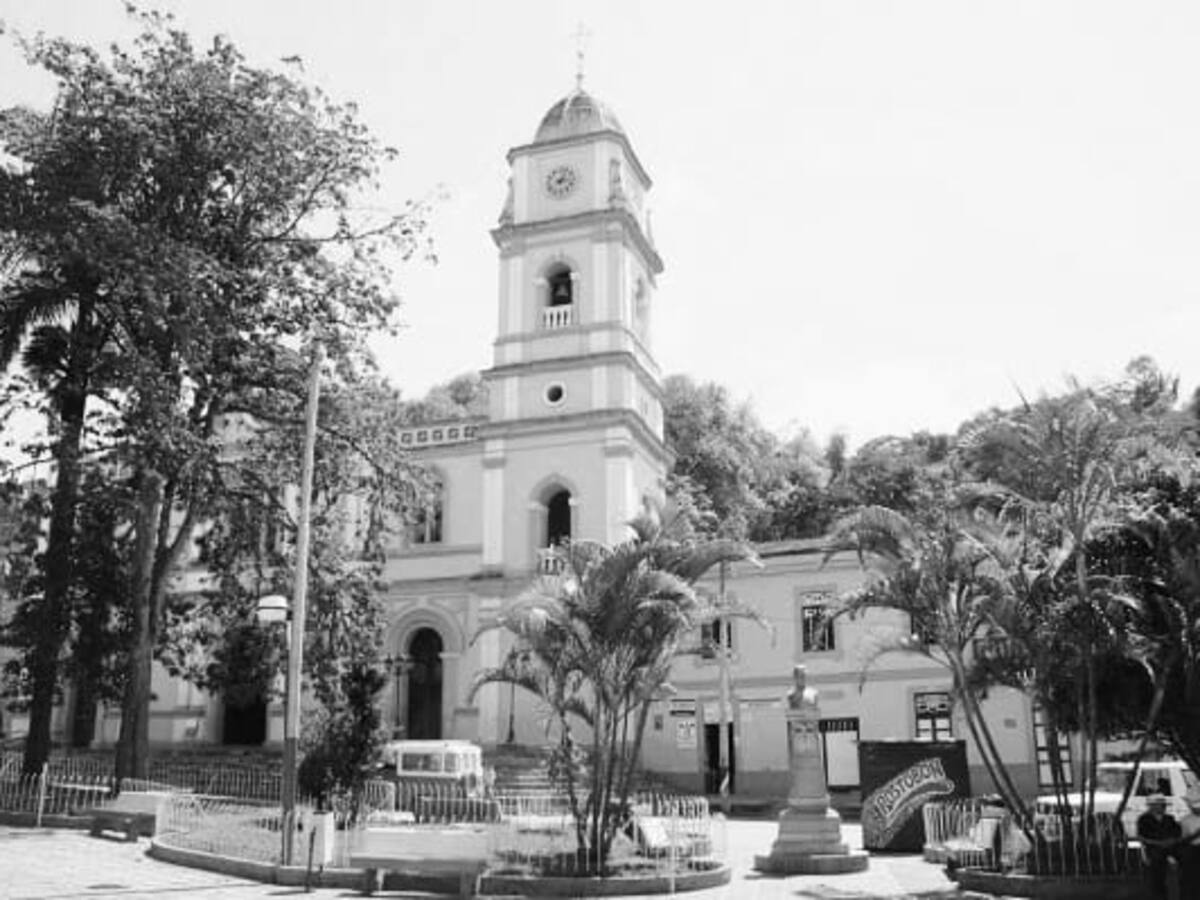 Decretan ley seca en Miraflores tras conductor arrollar a personas en un cierre de campaña