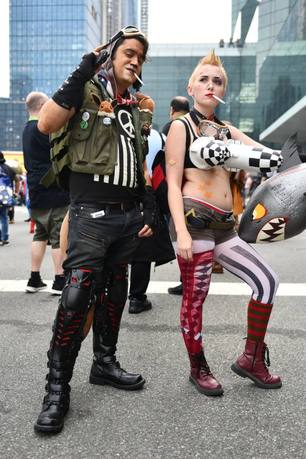 Los cosplayeres posan para una foto durante el Comic Con 2018 de Nueva York en el Centro de Convenciones Jacob K. Javits el 4 de octubre de 2018 en la ciudad de Nueva York.