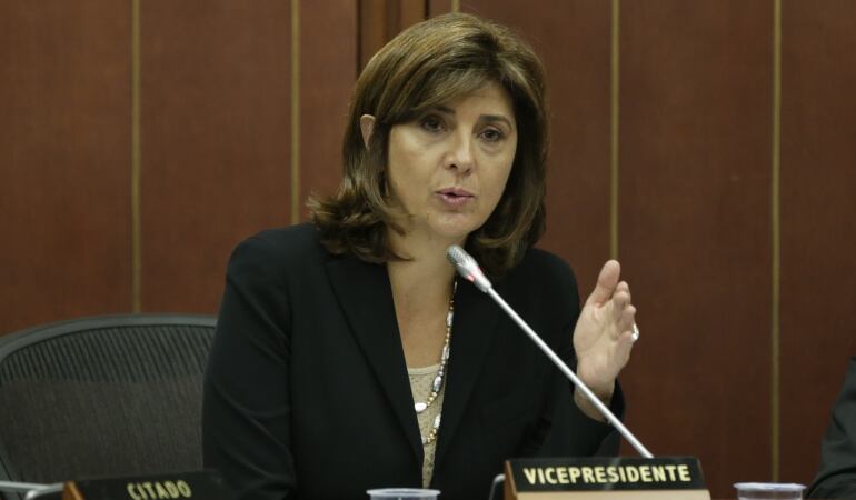 María Ángela Holguín.