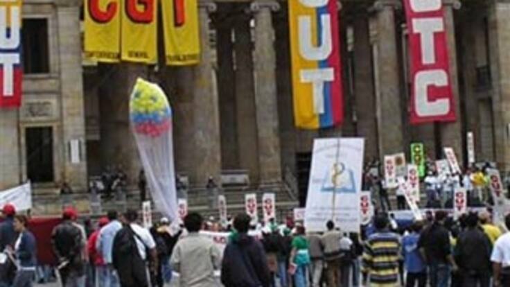 El año pasado 20 líderes sindicales fueron asesinados en Colombia: Angeles Times