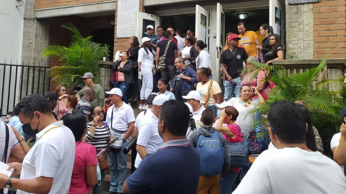 Los maestros de Antioquia salieron a paro por 24 horas