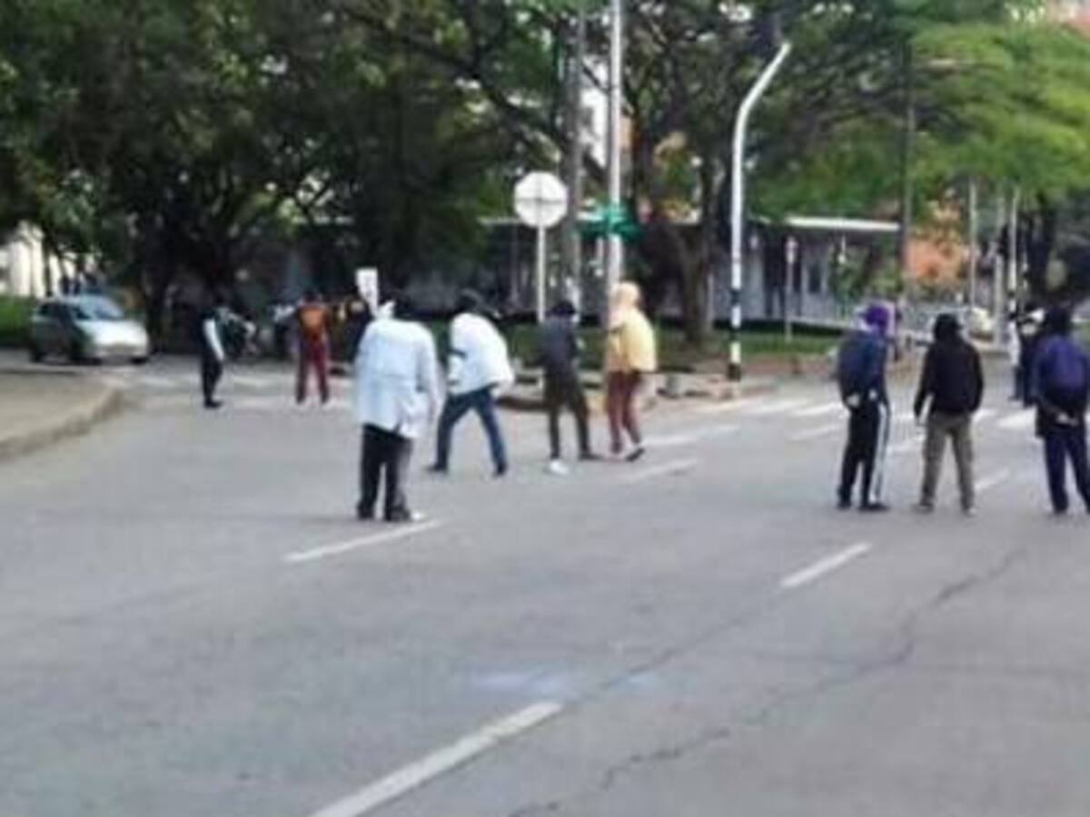 Estudiantes Indígenas frenaron revuelta dentro de la Universidad del Valle.