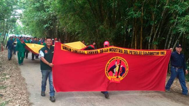 Trabajadores protestas por las millonarias deudas de contratistas de Ecopetrol