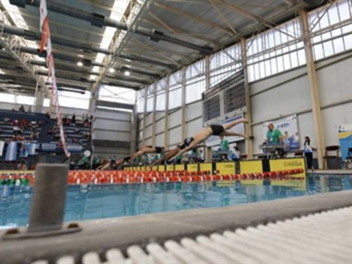 Santos se compromete a inyectar más recursos al deporte