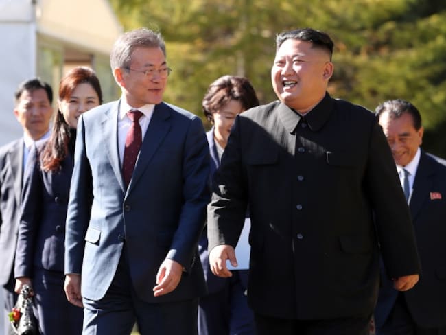 Presidente de Corea del Sur Moon Jae-in y su homologó de Corea del Norte Kim Jong-un 