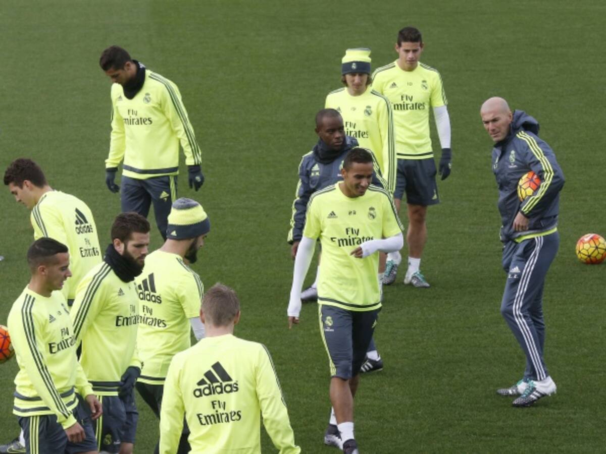 ¿James al banco? Zidane entrena con toda la plantilla y prueba con Isco