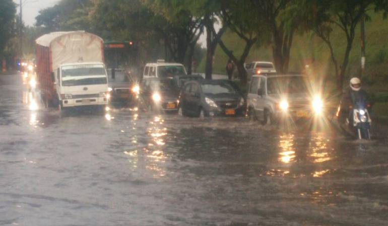 En Pereira hubo inundaciones y cierres permanentes del Aeropuerto todo el fin de semana.
