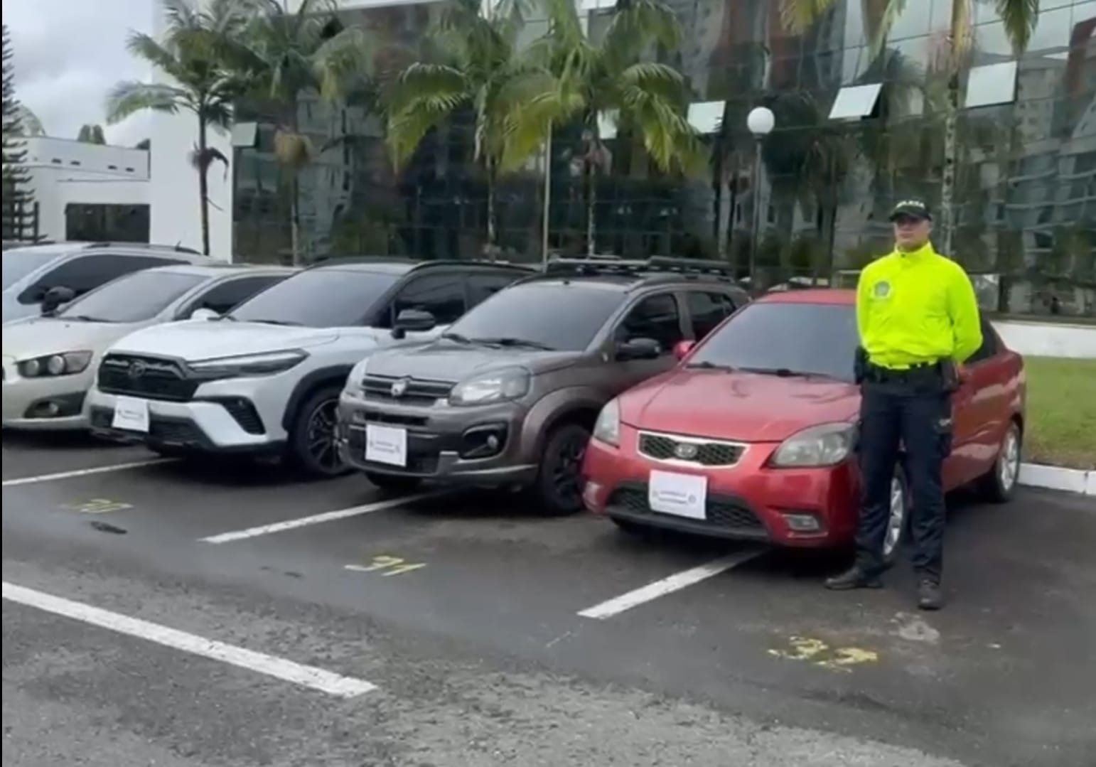 Ocho vehículos incautadas por presunta estafa en Armenia. Foto: Cortesía Policía, Quindío